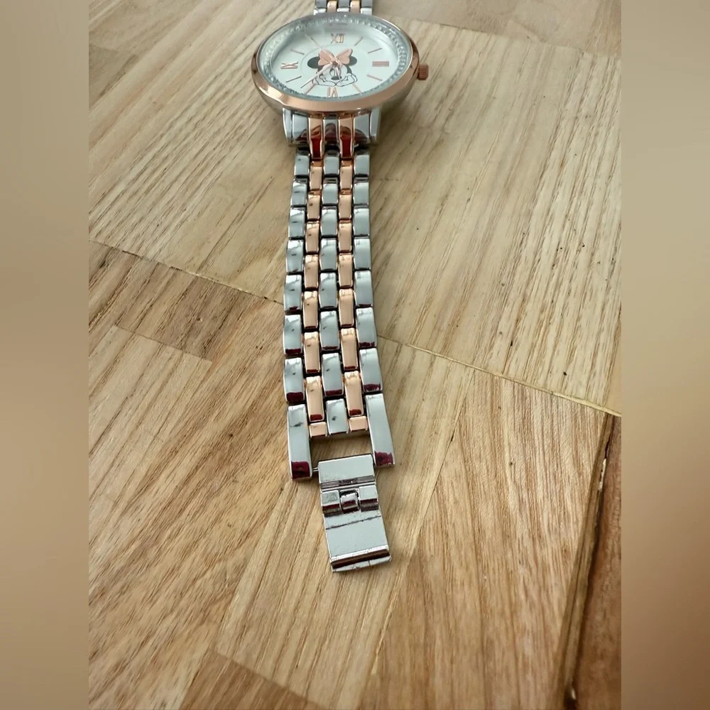 Disney Minnie Mouse two toned watch NEW BATTERY